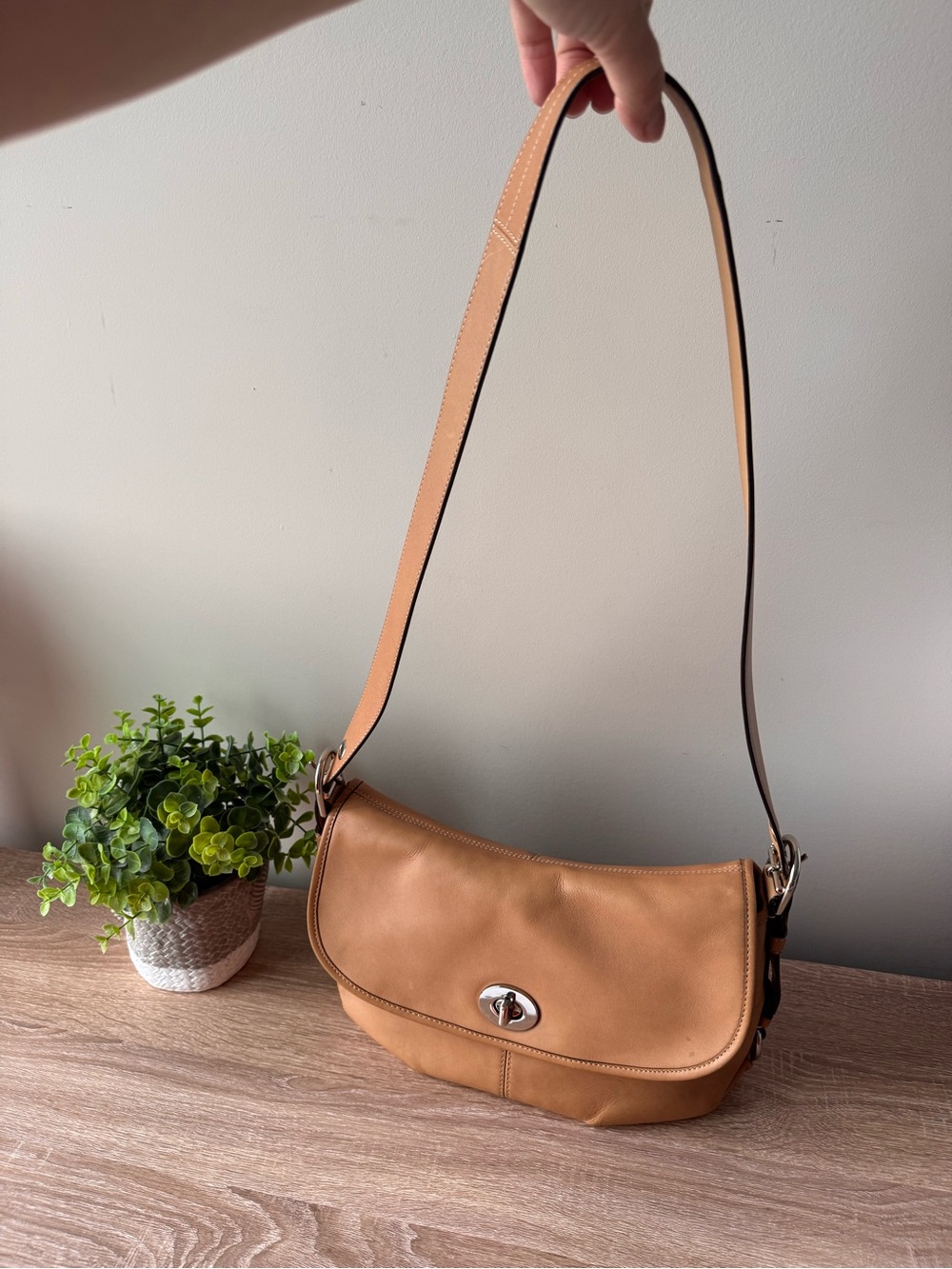 Y2K Coach Vintage Legacy Leather Turnlock Flap Duffle Bag Tan Crossbody F15170 - Picture 11 of 13